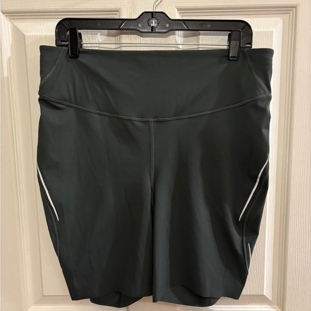 Lululemon Base Pace High Rise HR 8" *Reflective Smoked Spruce Size :14